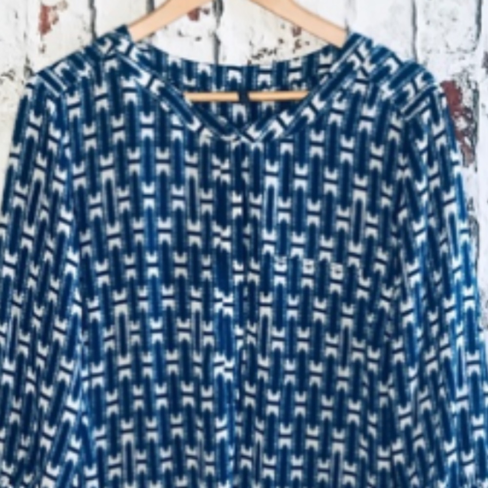 NYDJ blue and white blouse